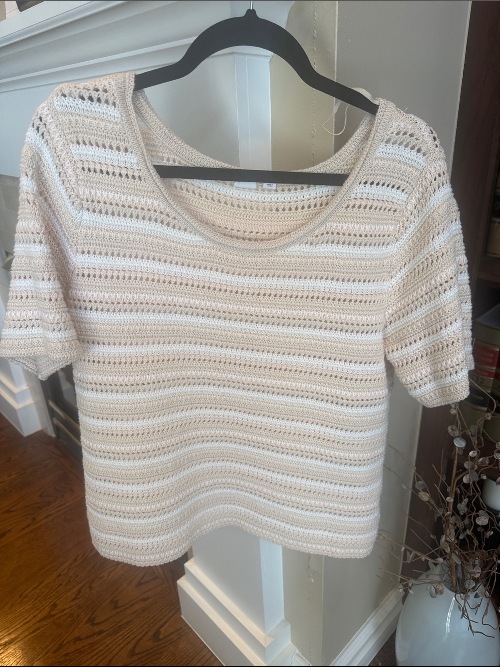 Gap for good crochet Women’s Knit Short-Sleeve Top in Cream and White xl